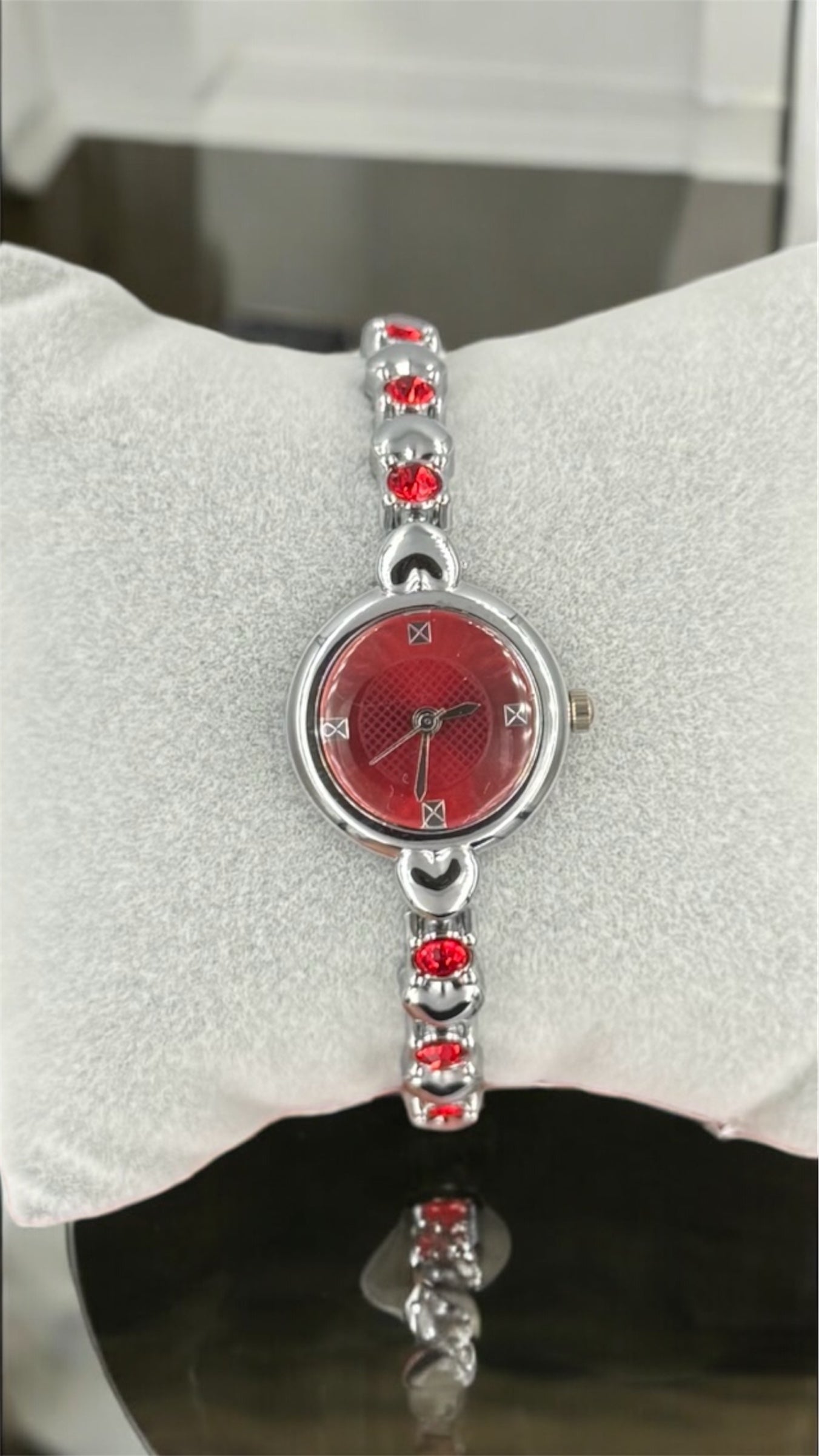 Kalp Tasarım Taşlı Coquette Saat