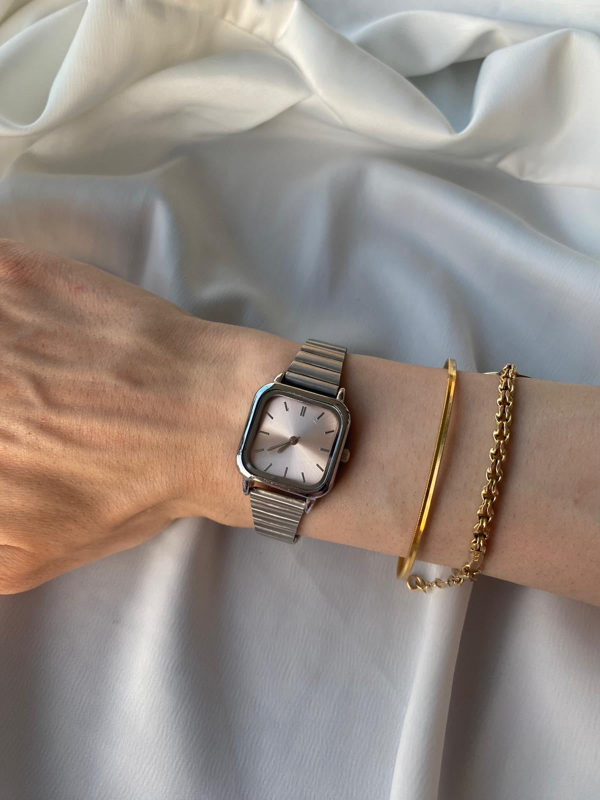 Klasik Vintage Çelik Kordon Kadın Saat