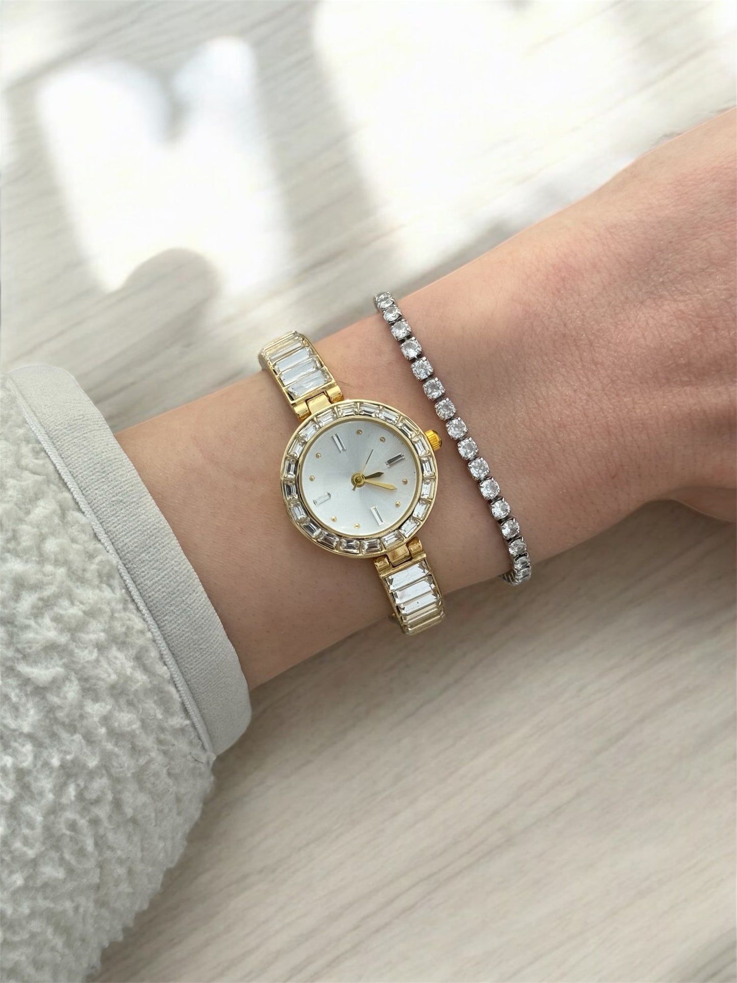 Aurelia Taşlı Keleçe Saat