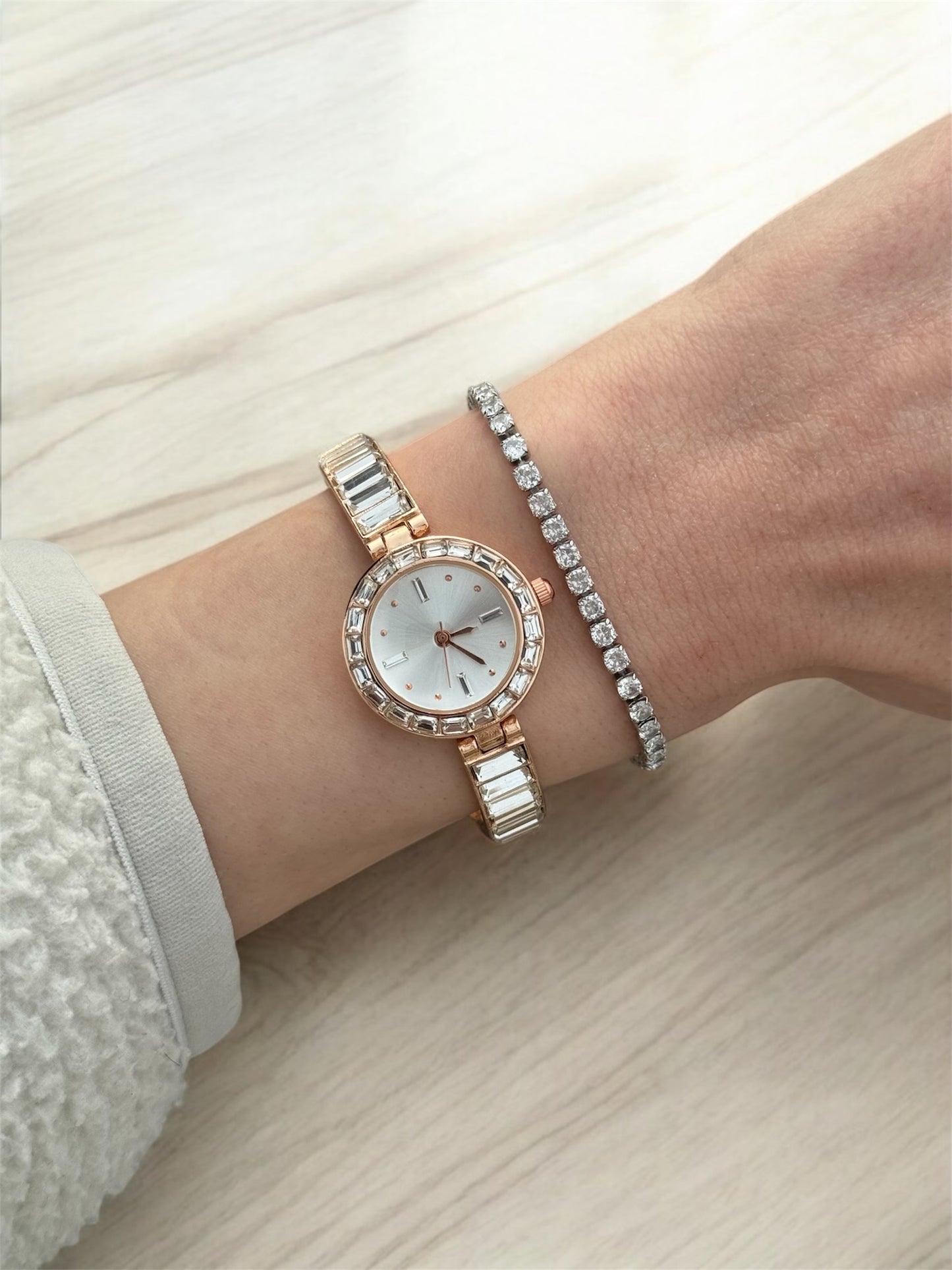 Aurelia Taşlı Keleçe Saat