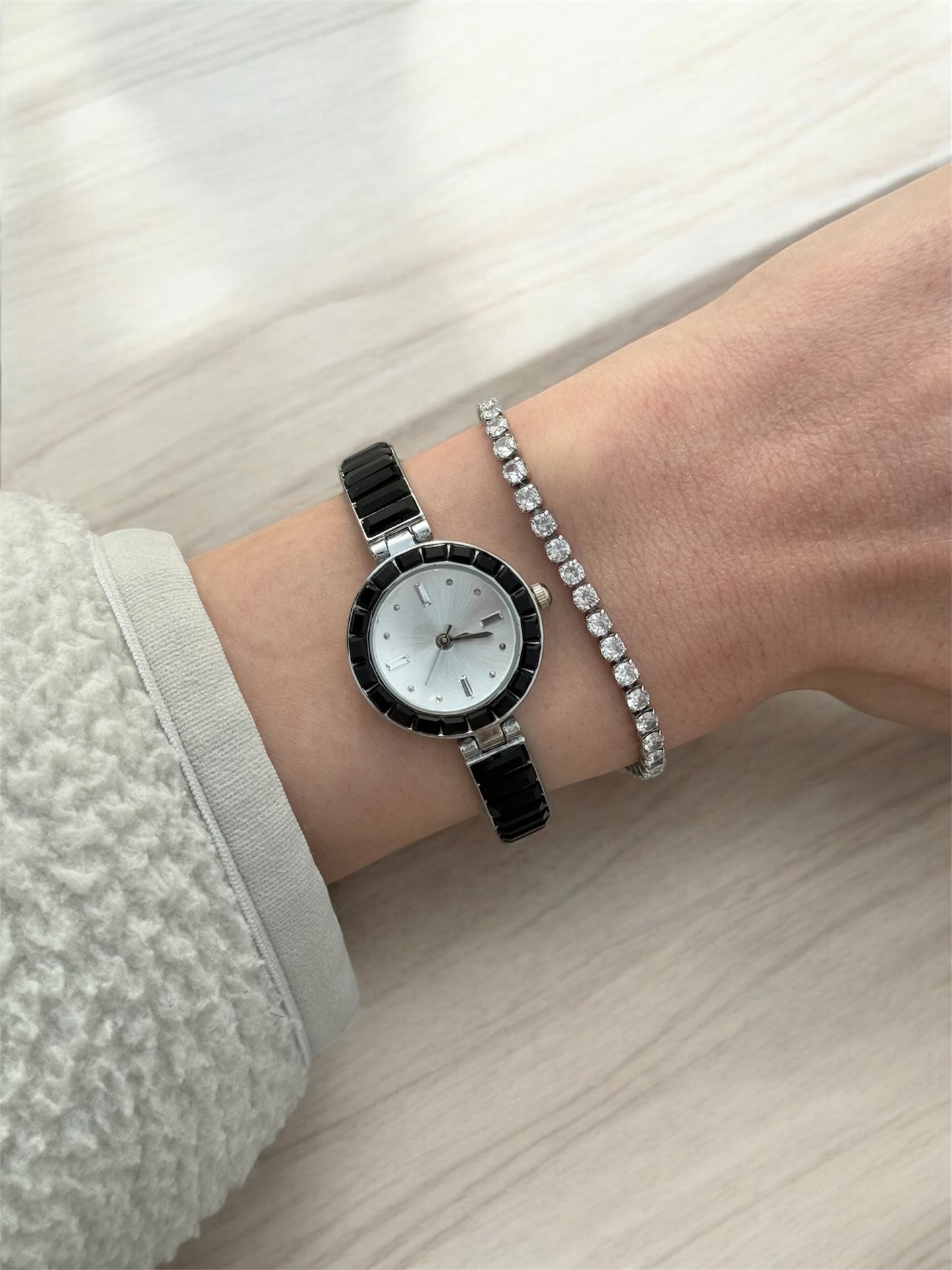 Aurelia Taşlı Keleçe Saat