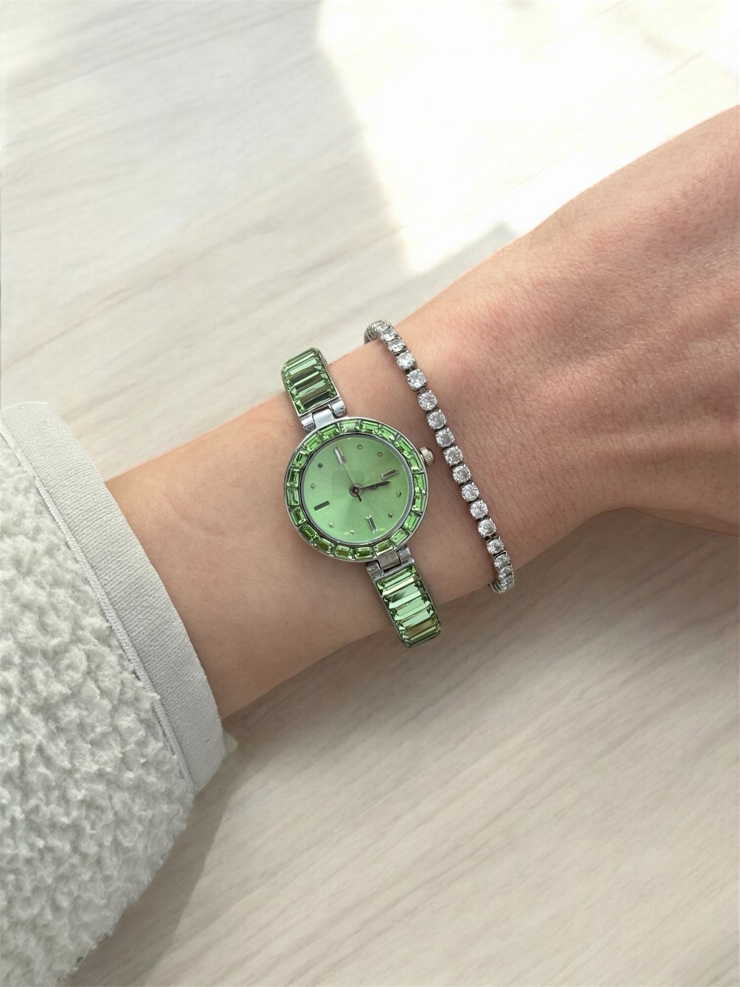 Aurelia Taşlı Keleçe Saat