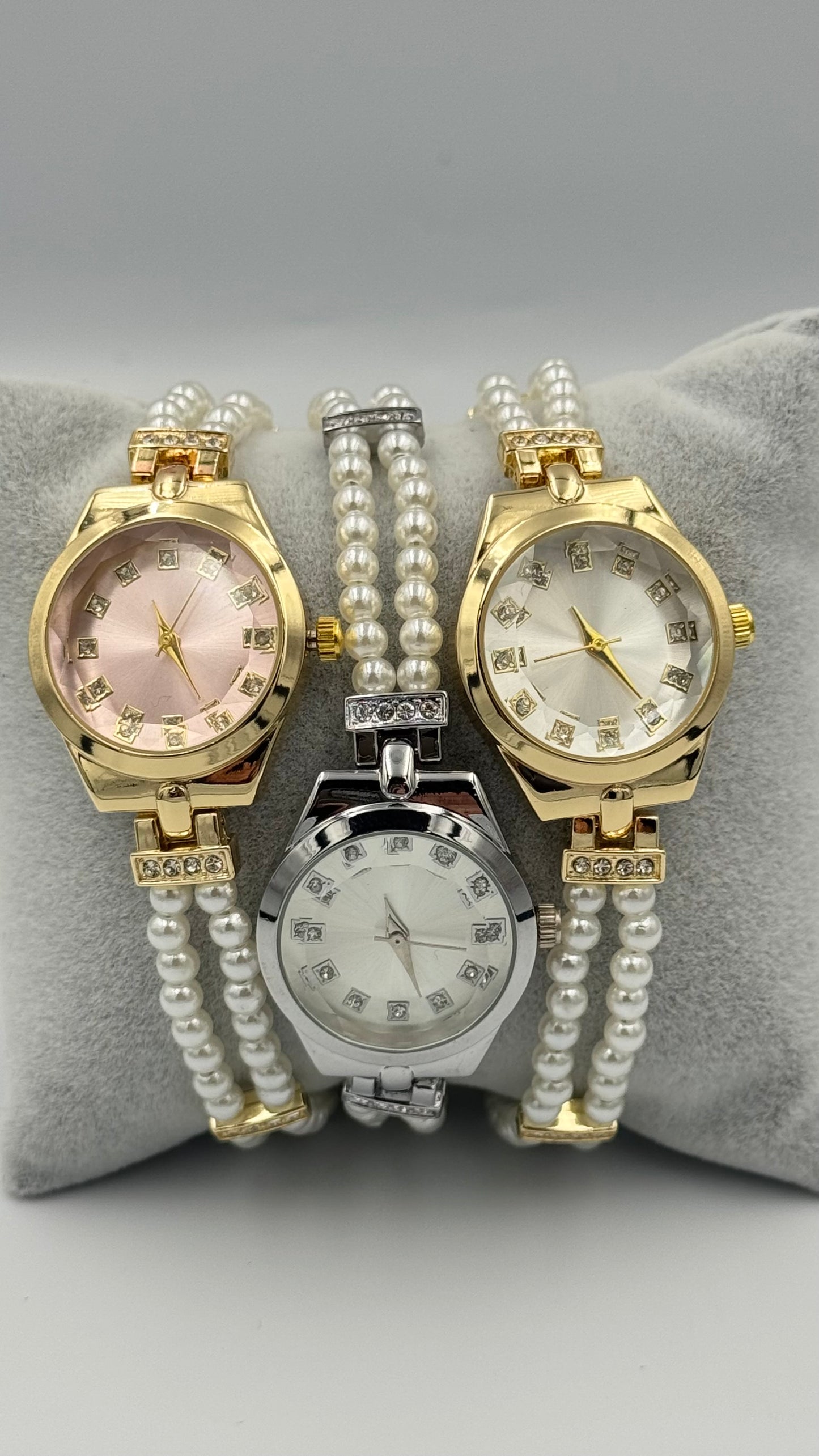 Isadora İncili Saat