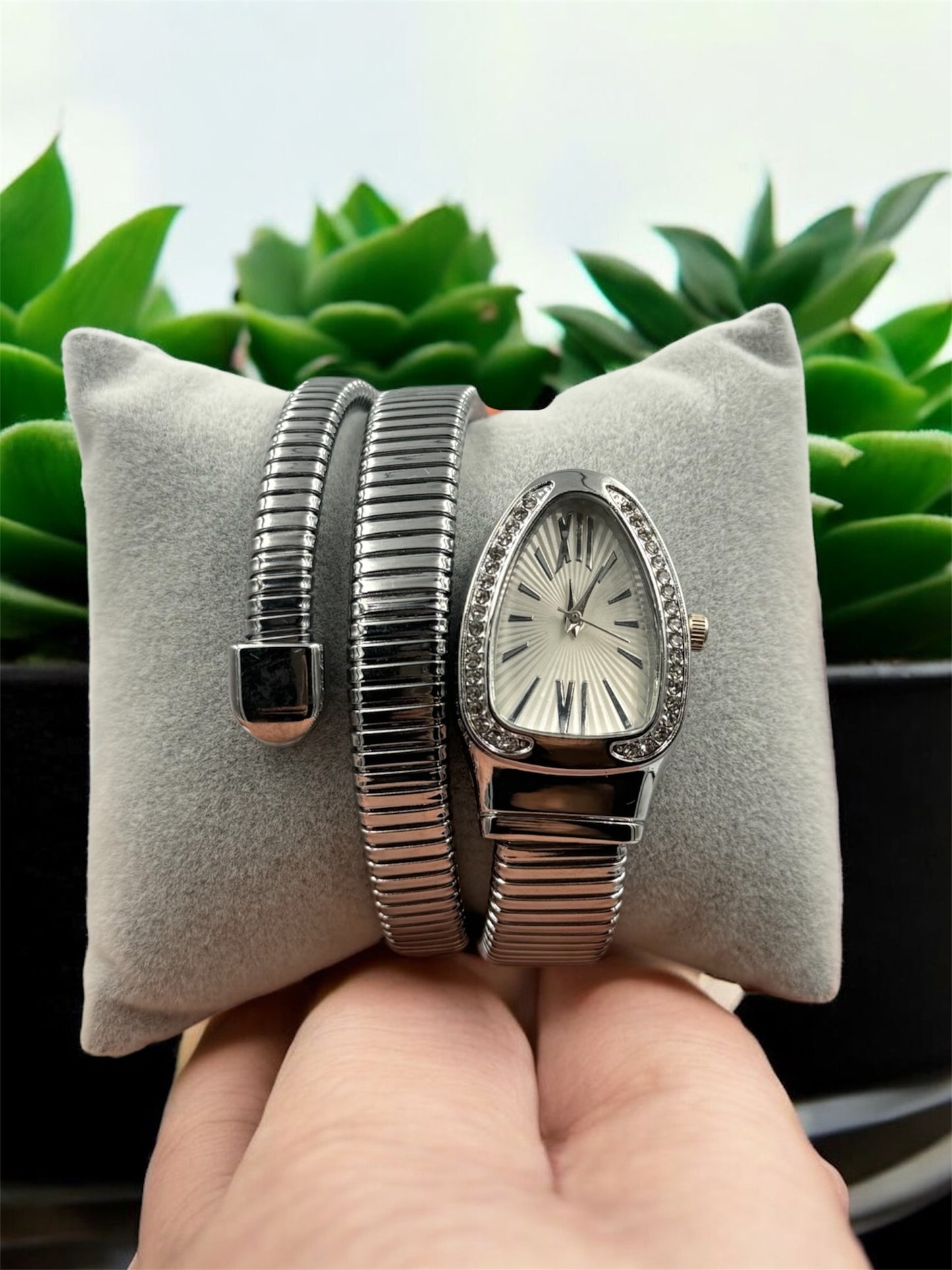 İnce Yılanlı Saat