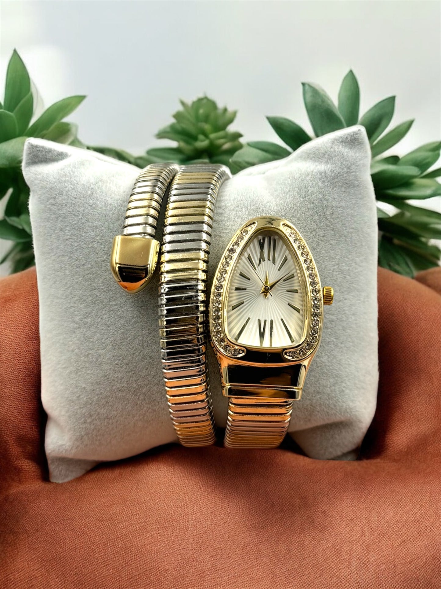 İnce Yılanlı Saat