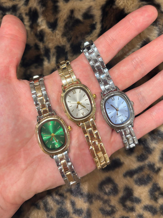 Oval Roma Rakamlı Retro Saat