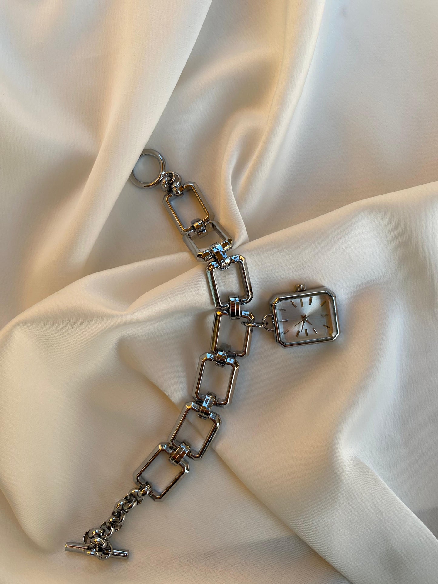 Dikdörtgen Kasa Şık Halka Saat