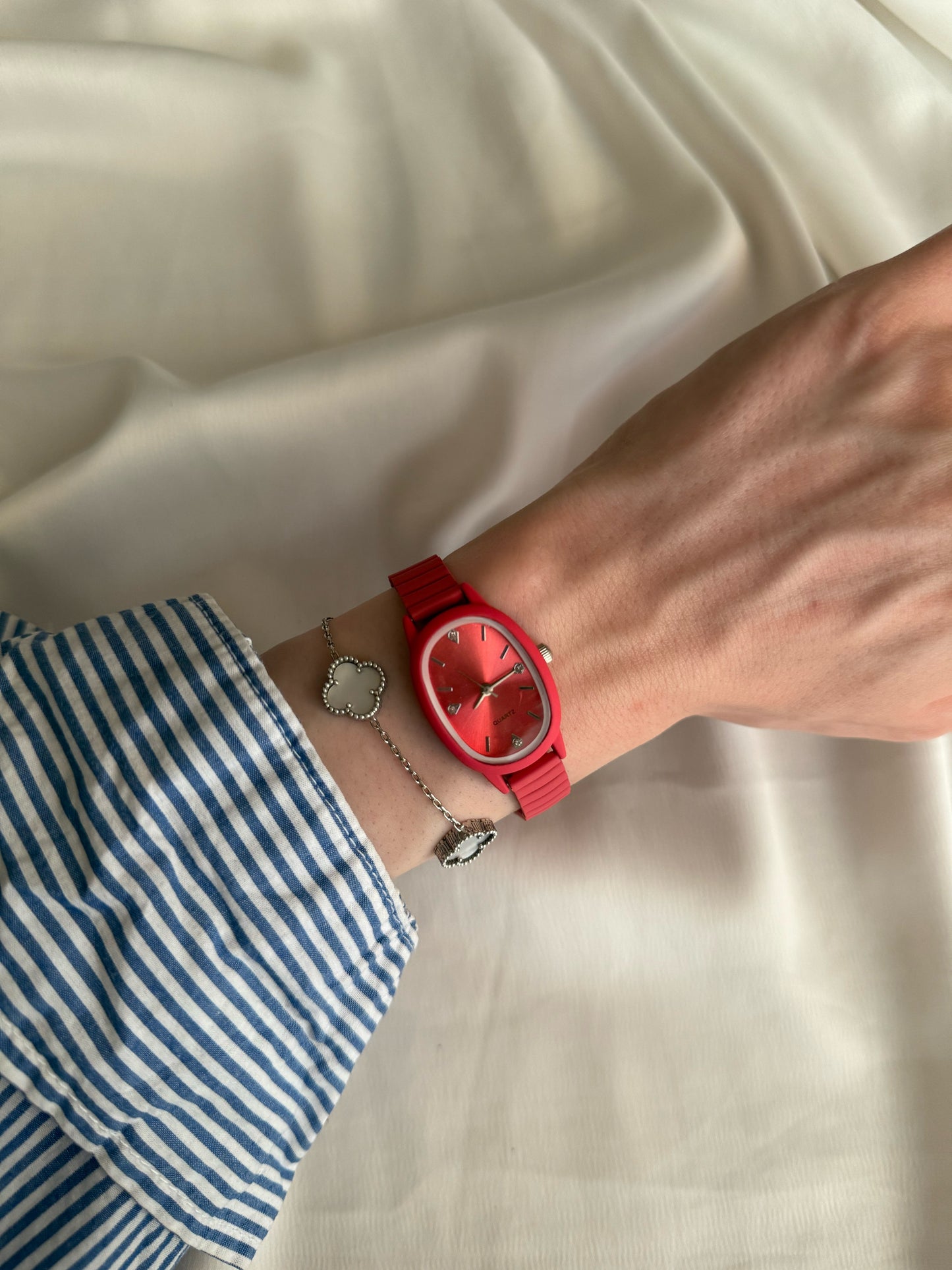 Yeni Sezon Oval Colors Saat