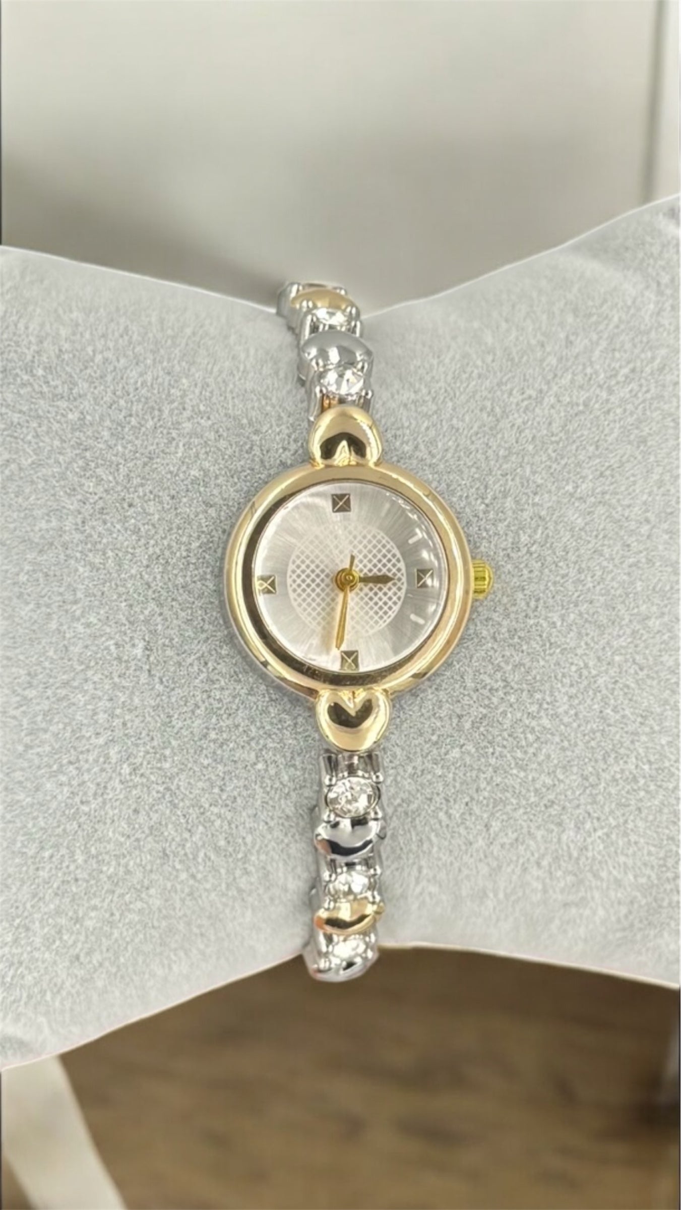 Kalp Tasarım Taşlı Coquette Saat