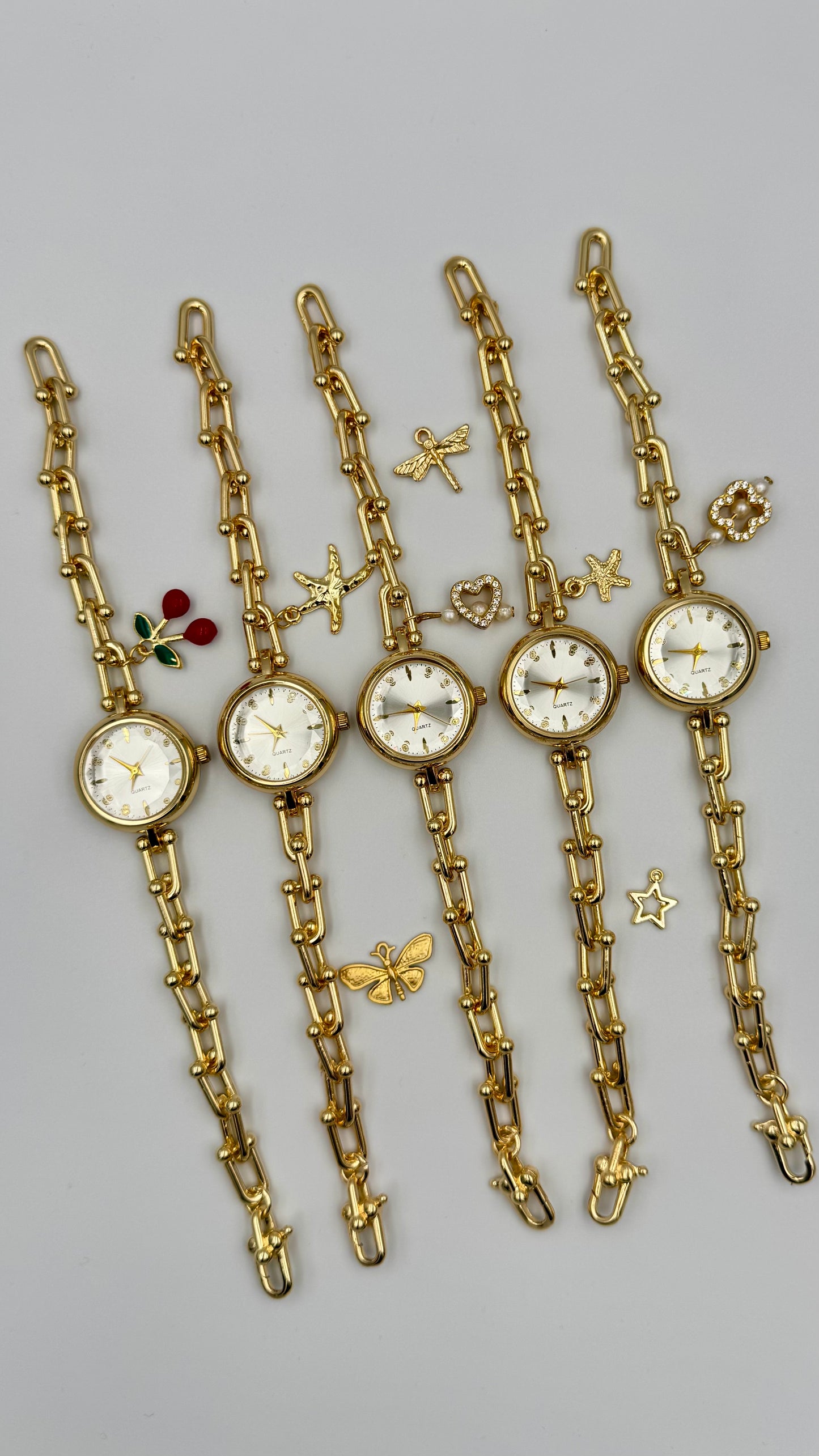 Tf Kordon Yuvarlak Charmlı Kadın Saat