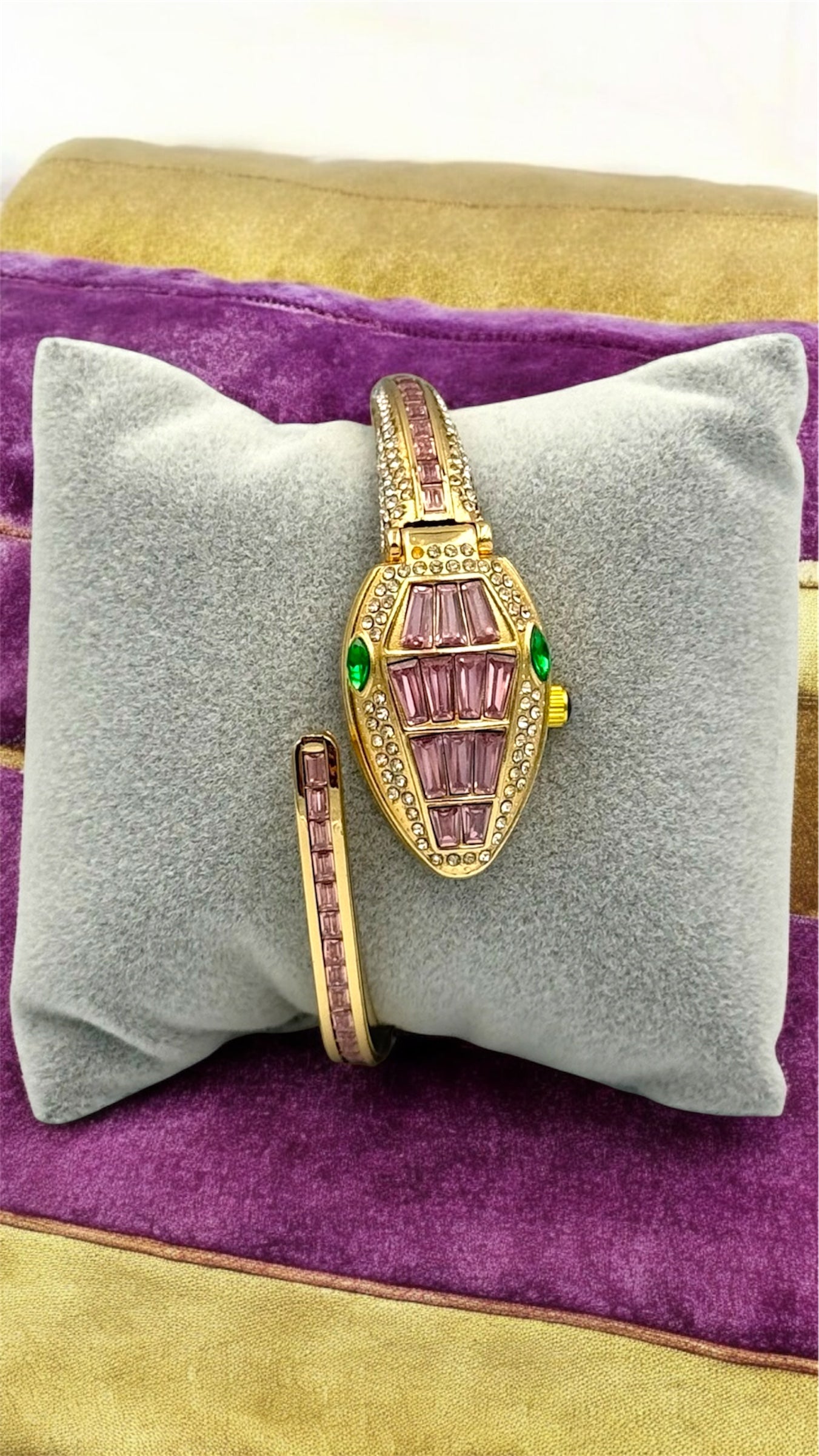 Yılan Kapaklı Kelepçe Saat