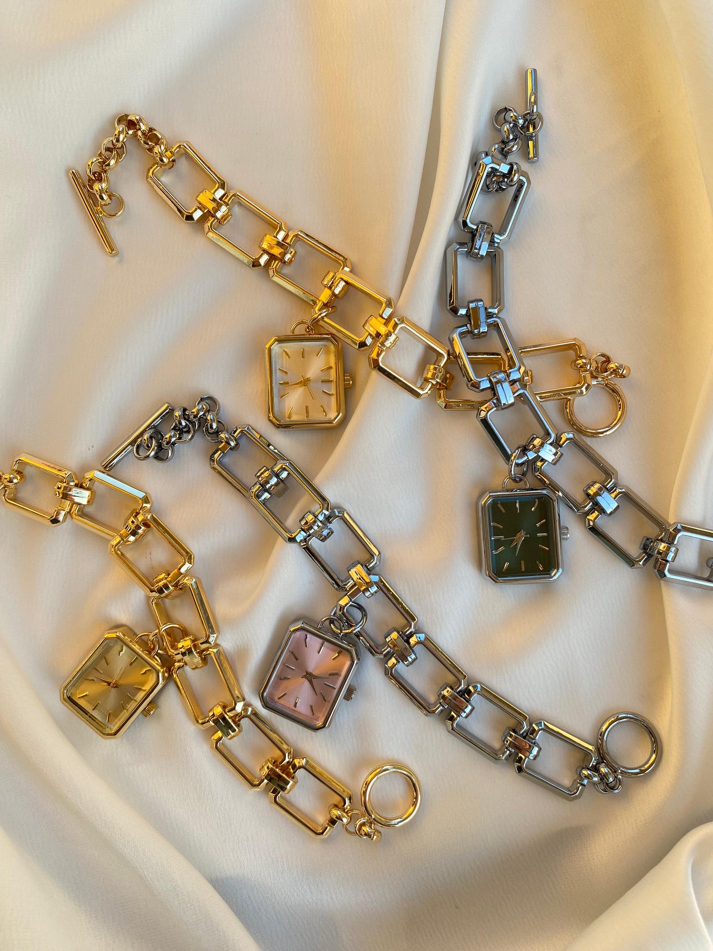 Dikdörtgen Kasa Şık Halka Saat