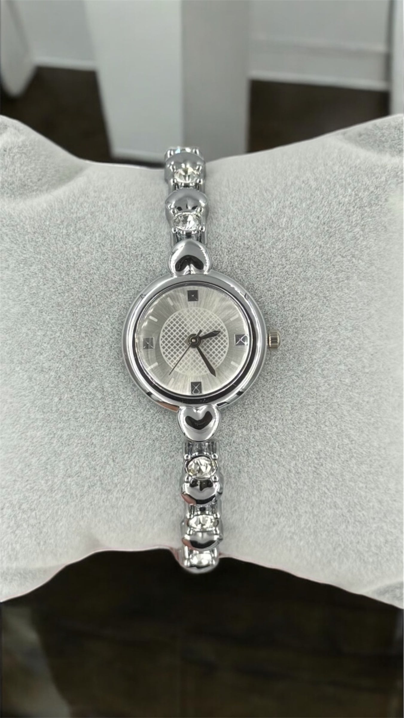 Kalp Tasarım Taşlı Coquette Saat