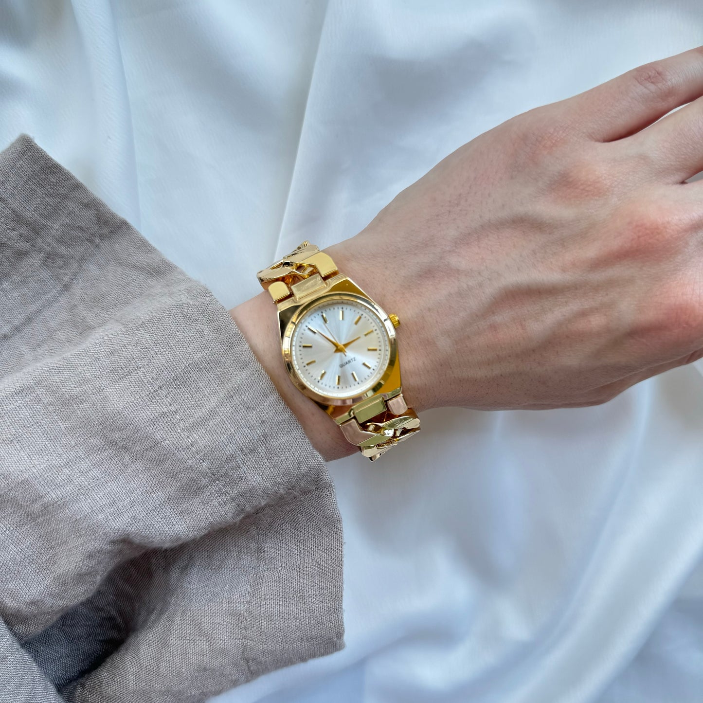 Zincir Tasarımlı Kadın Saat