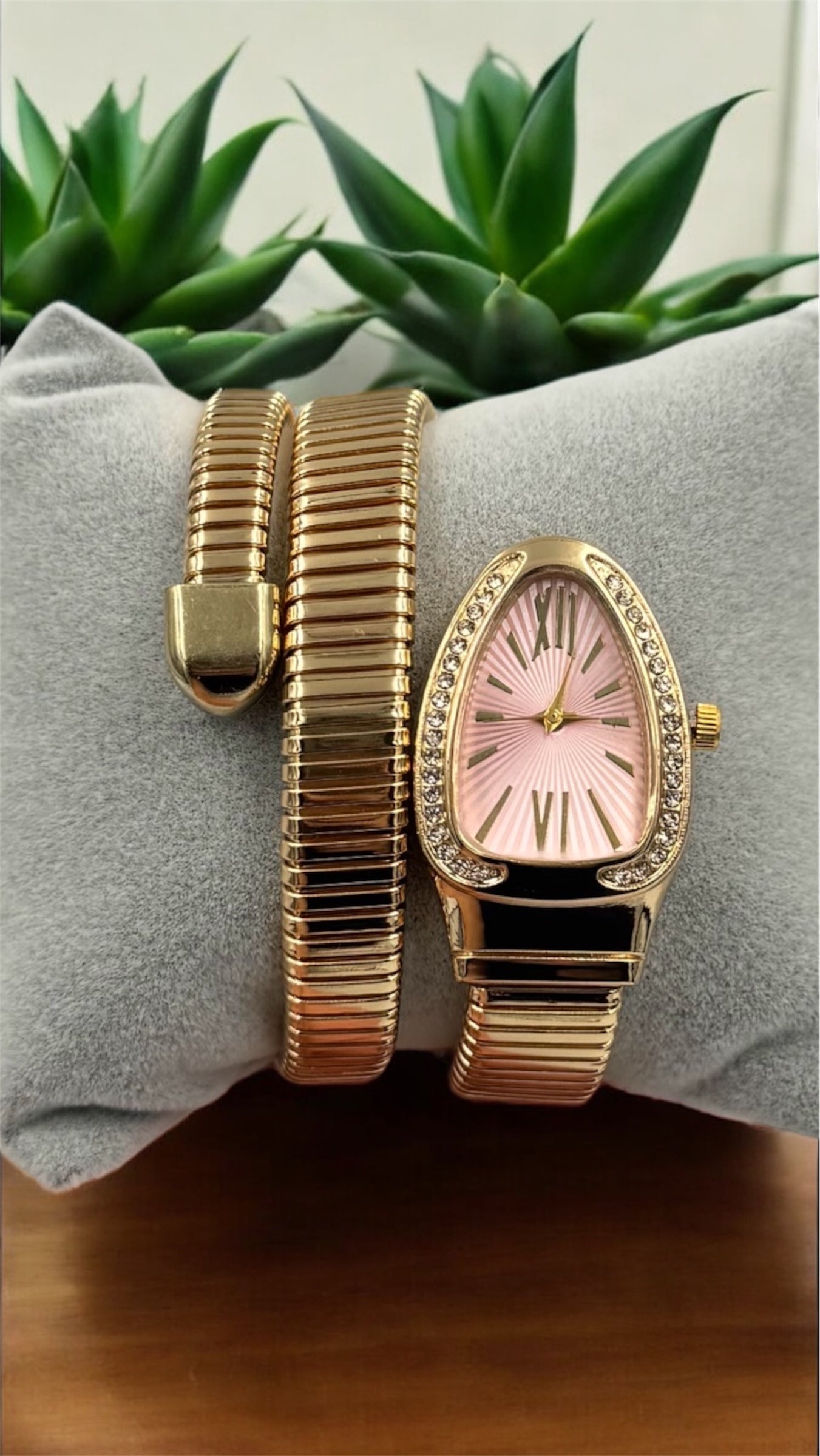 İnce Yılanlı Saat