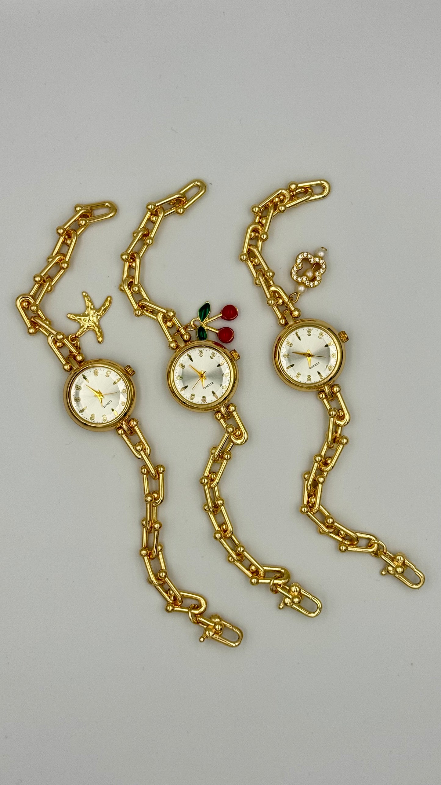 Tf Kordon Yuvarlak Charmlı Kadın Saat