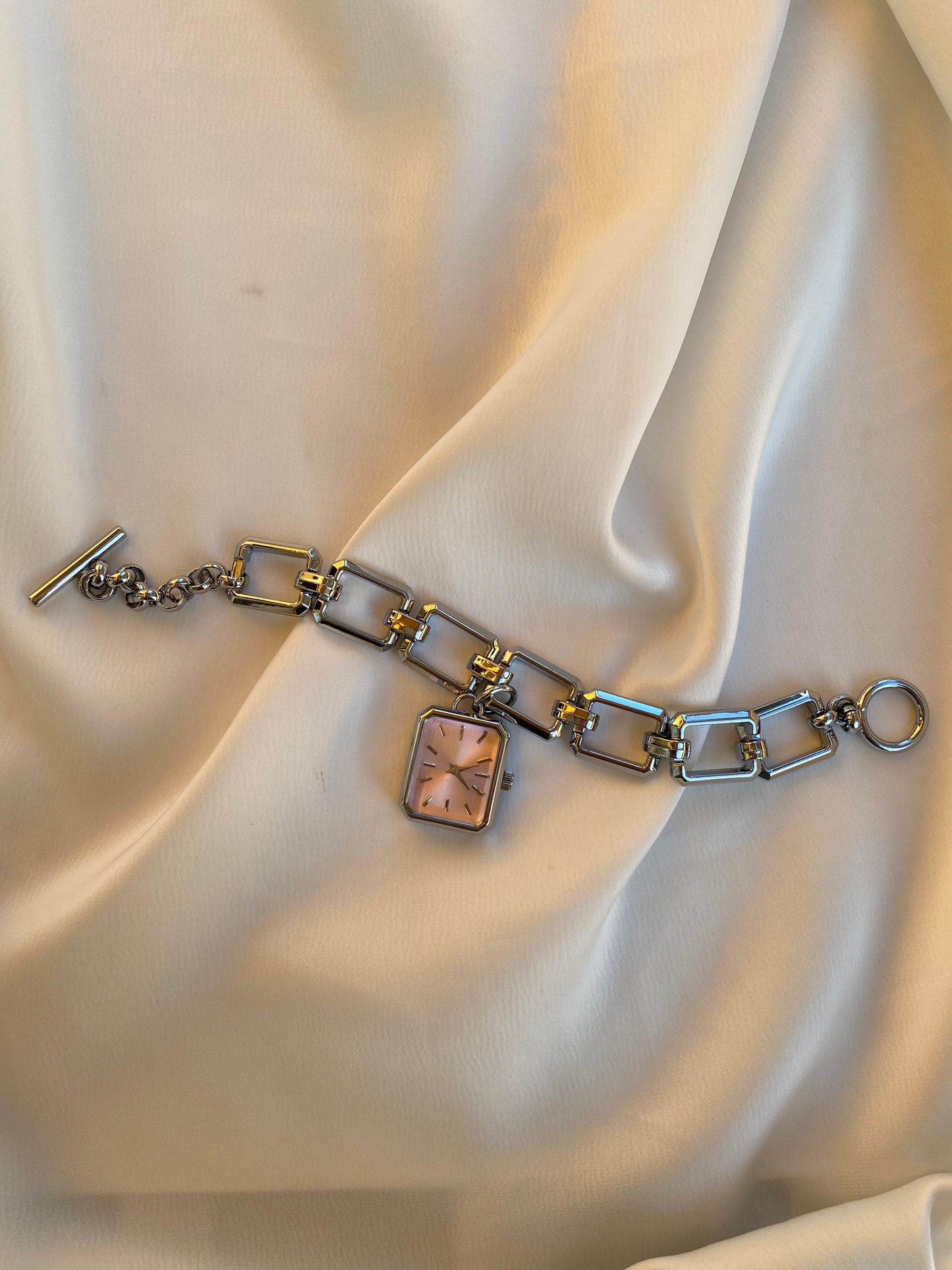 Dikdörtgen Kasa Şık Halka Saat