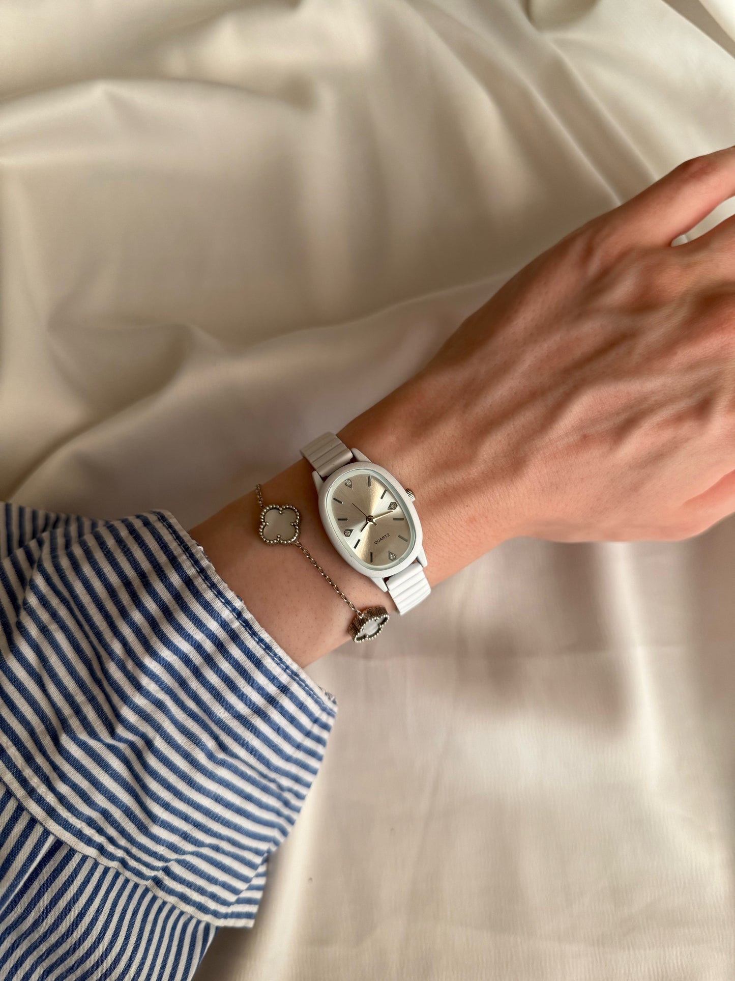 Yeni Sezon Oval Colors Saat