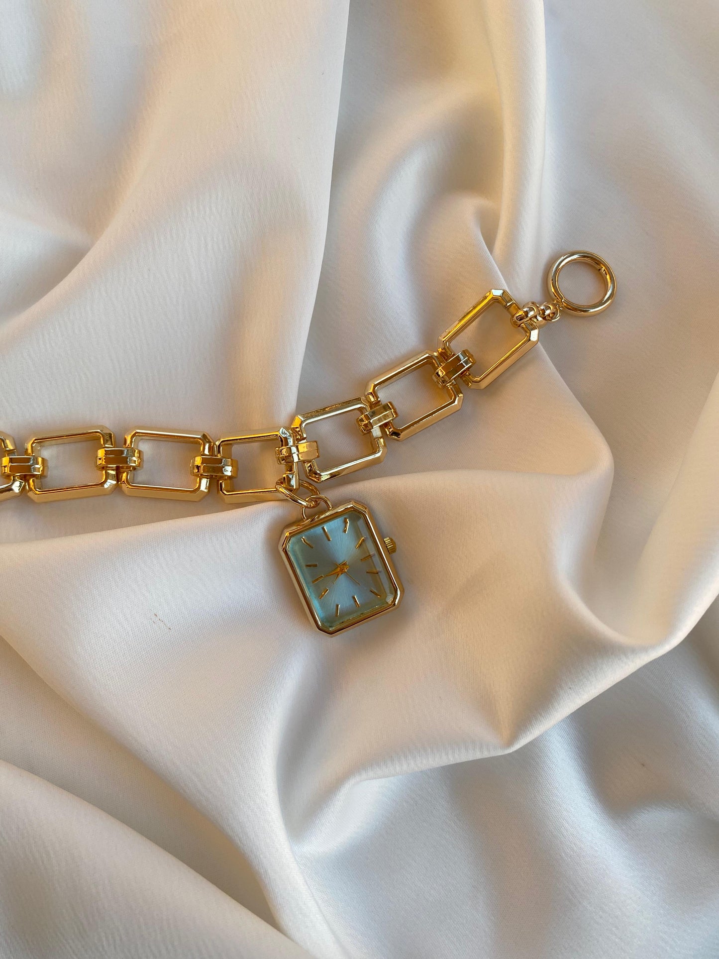 Dikdörtgen Kasa Şık Halka Saat