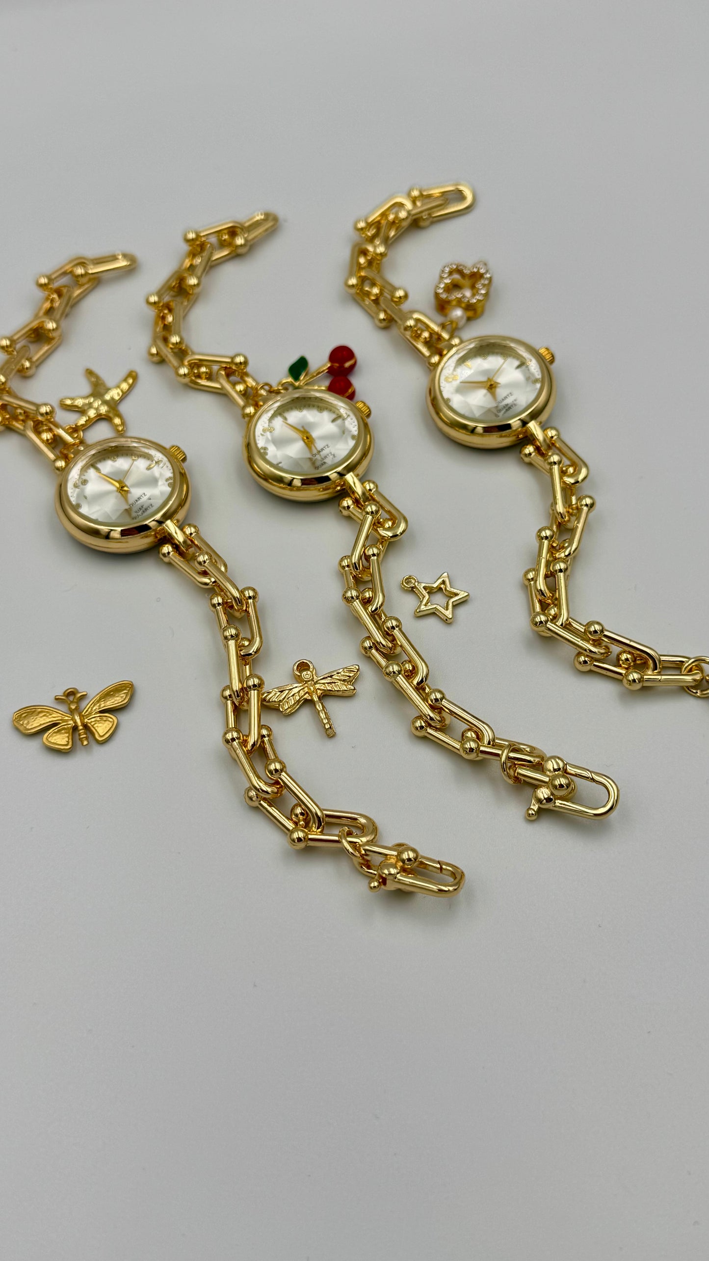 Tf Kordon Yuvarlak Charmlı Kadın Saat